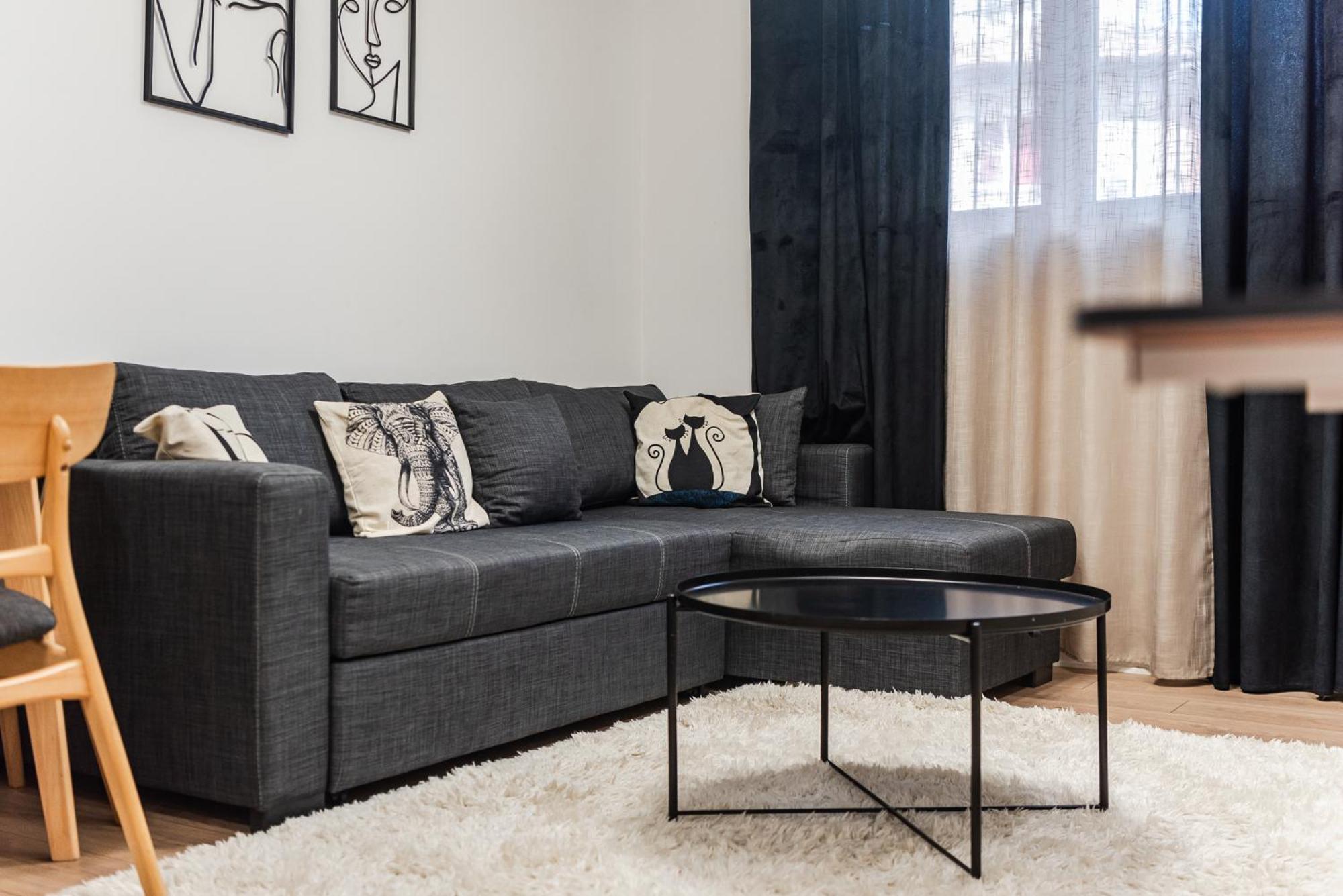 Noir Apartment By Kondo Stays Тирана Экстерьер фото